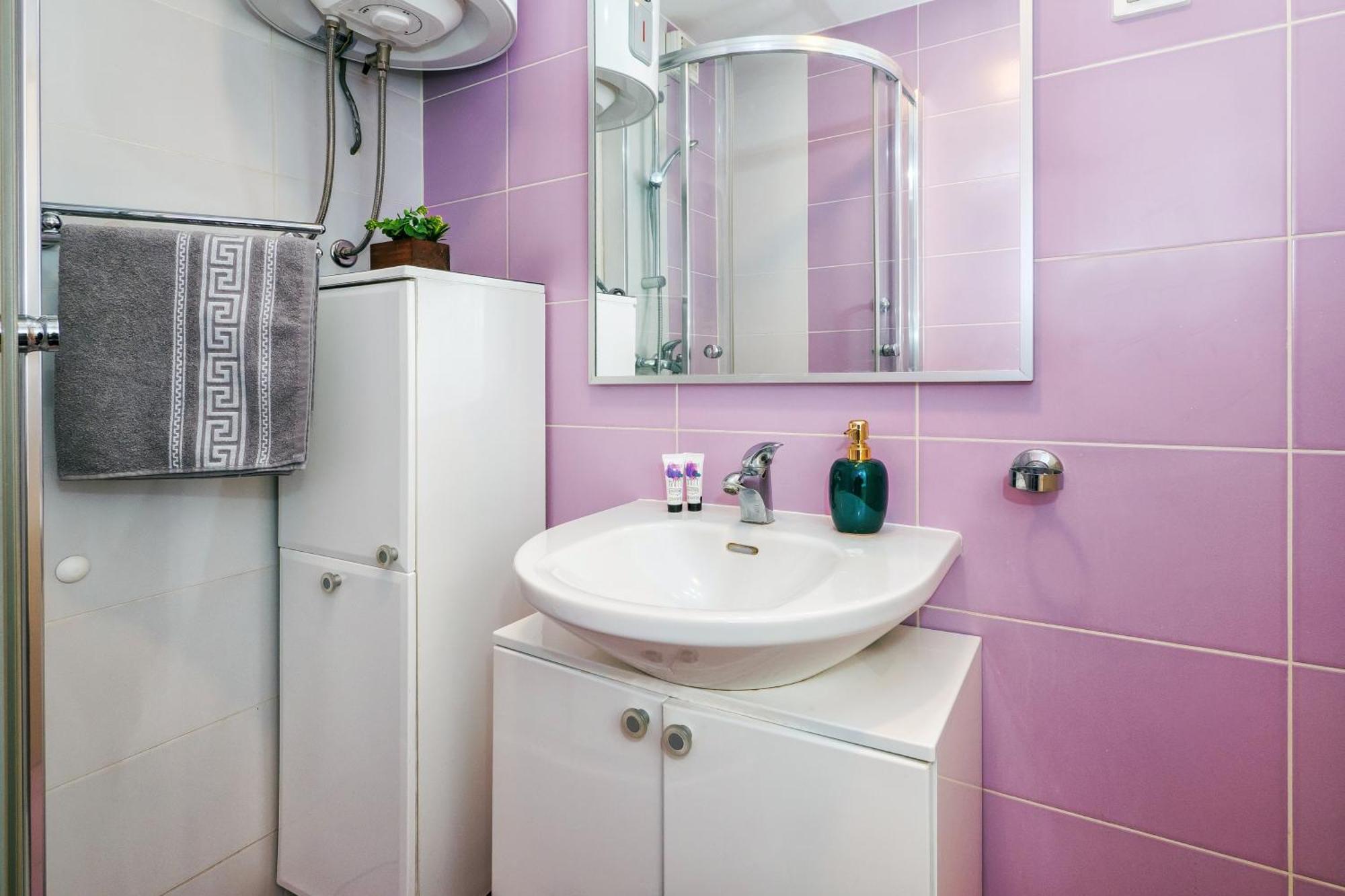 Leilighet Sunny 1bd Near Firule - Balcony & Peaceful Split