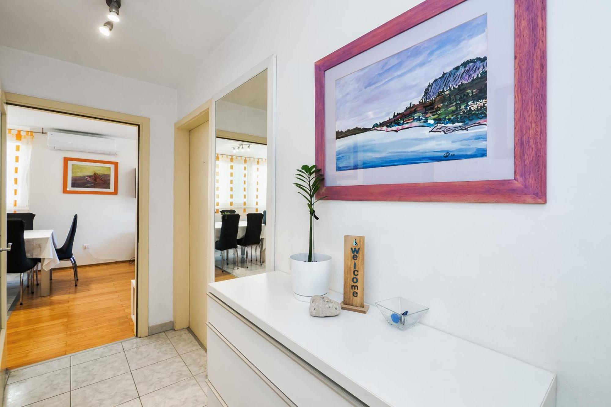 Leilighet Sunny 1bd Near Firule - Balcony & Peaceful