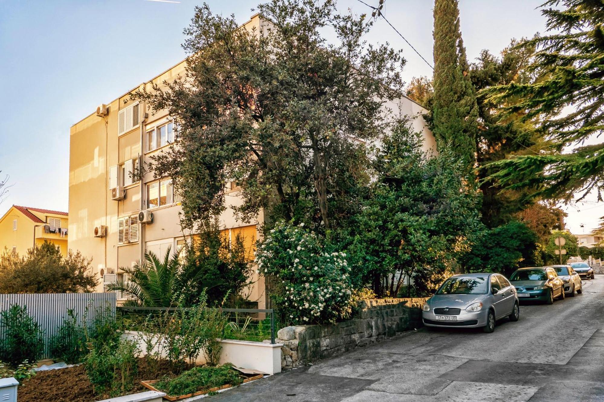 Sunny 1bd Near Firule - Balcony & Peaceful *